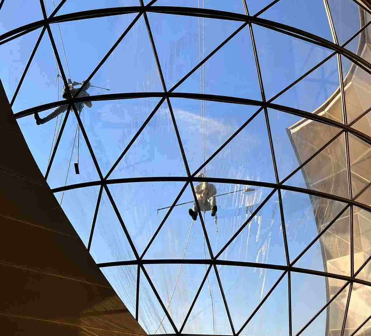 Limpeza de Fachadas por Acesso por Cordas